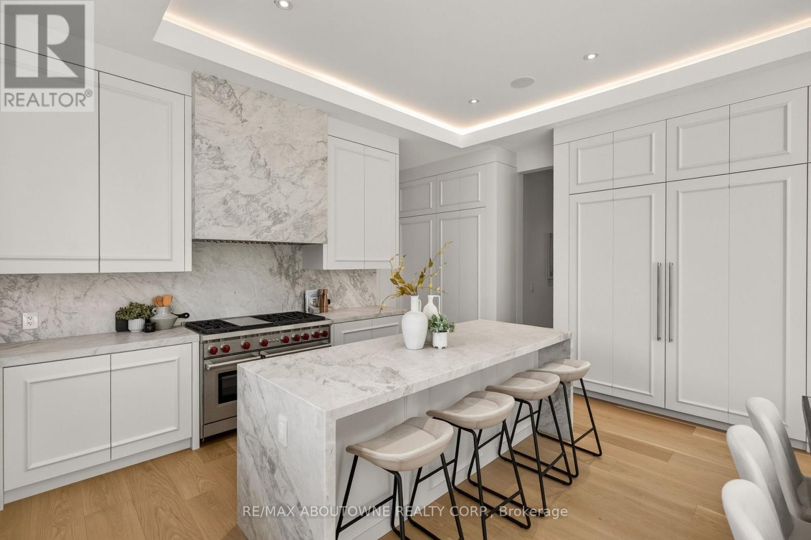 












146 THIRD LINE

,
Oakville (BR Bronte),




Ontario
L6L3Z8

