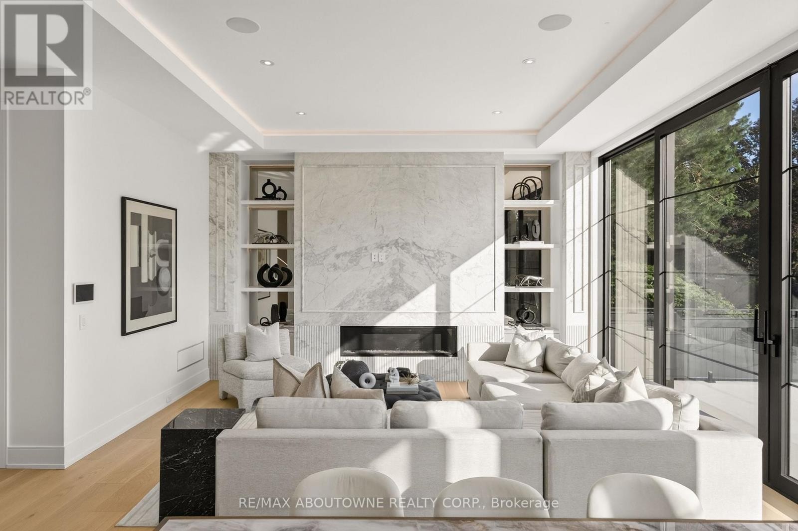 












146 THIRD LINE

,
Oakville (BR Bronte),




Ontario
L6L3Z8

