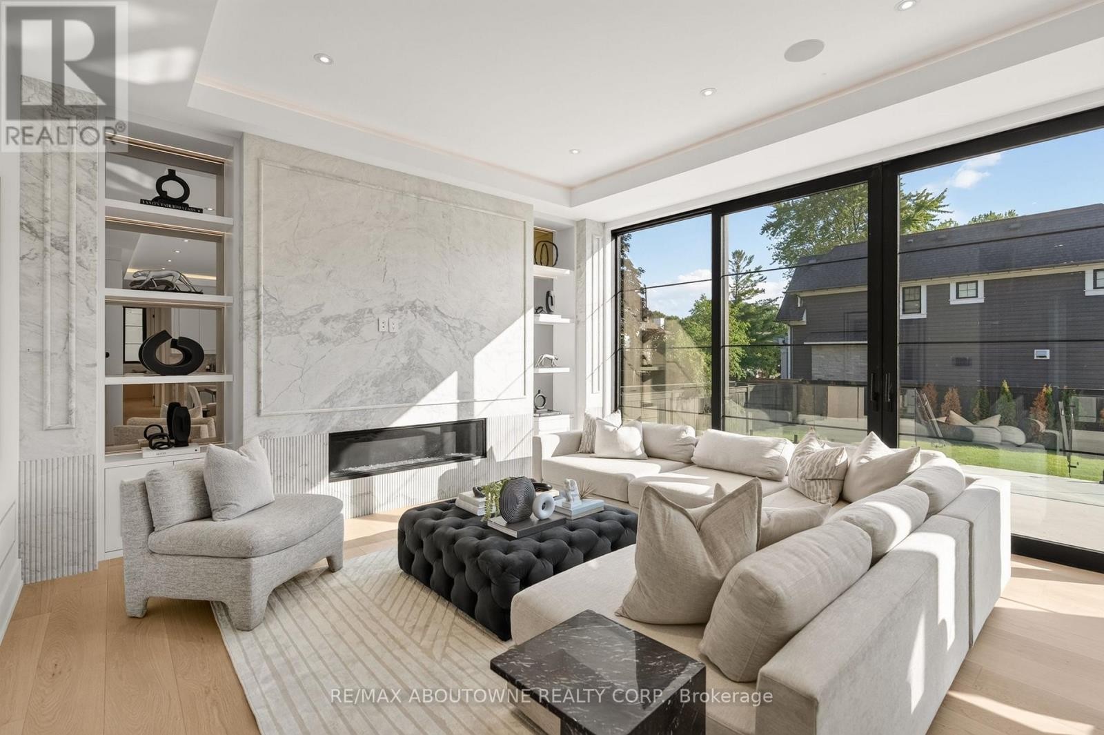 












146 THIRD LINE

,
Oakville (BR Bronte),




Ontario
L6L3Z8

