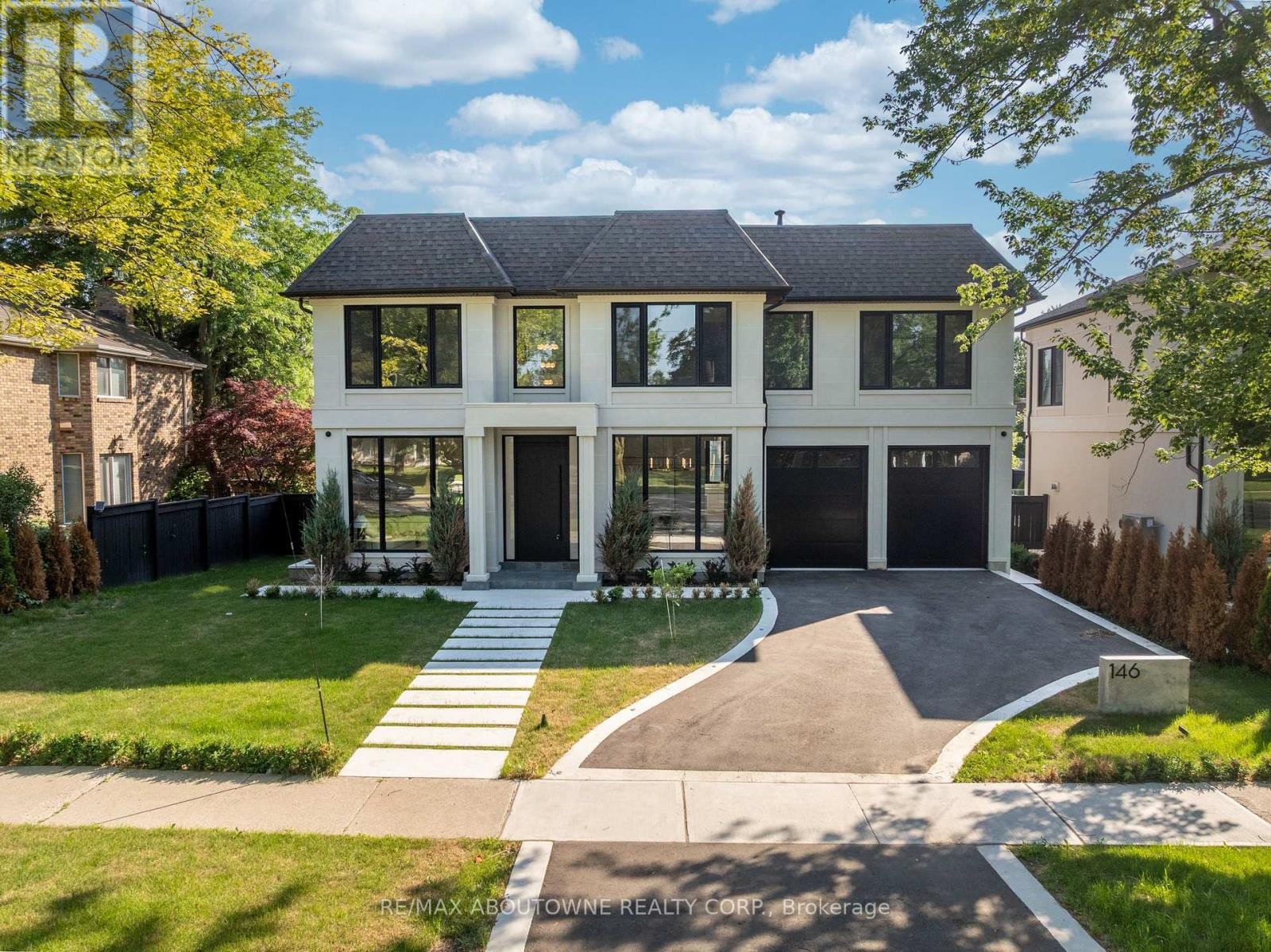 












146 THIRD LINE

,
Oakville (BR Bronte),




Ontario
L6L3Z8

