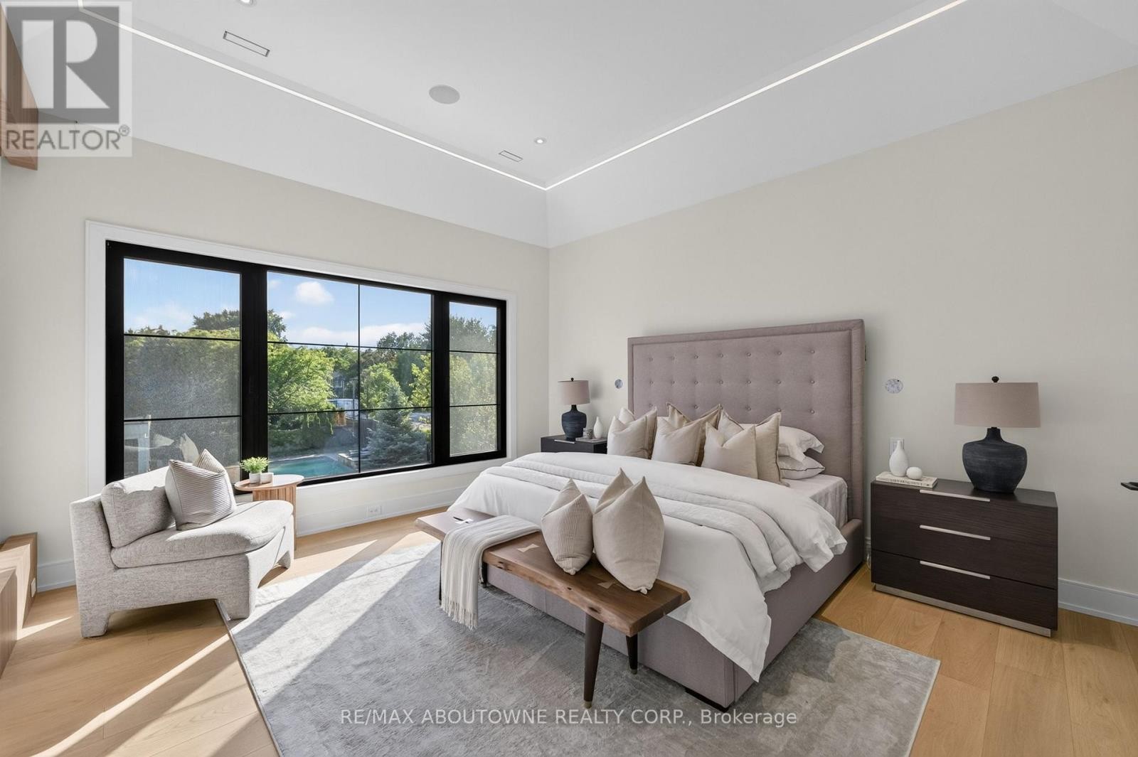 












146 THIRD LINE

,
Oakville (BR Bronte),




Ontario
L6L3Z8

