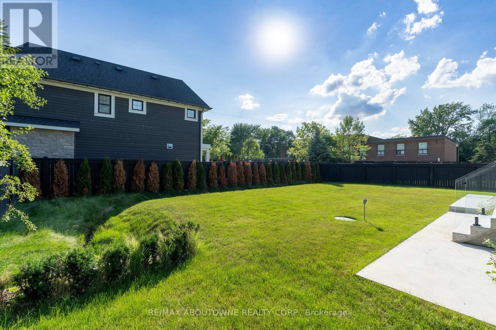 












146 THIRD LINE

,
Oakville (BR Bronte),




Ontario
L6L3Z8

