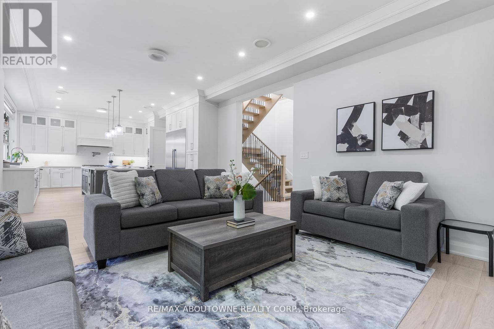 












455 SAMFORD PLACE

,
Oakville (WO West),




Ontario
L6L4E7

