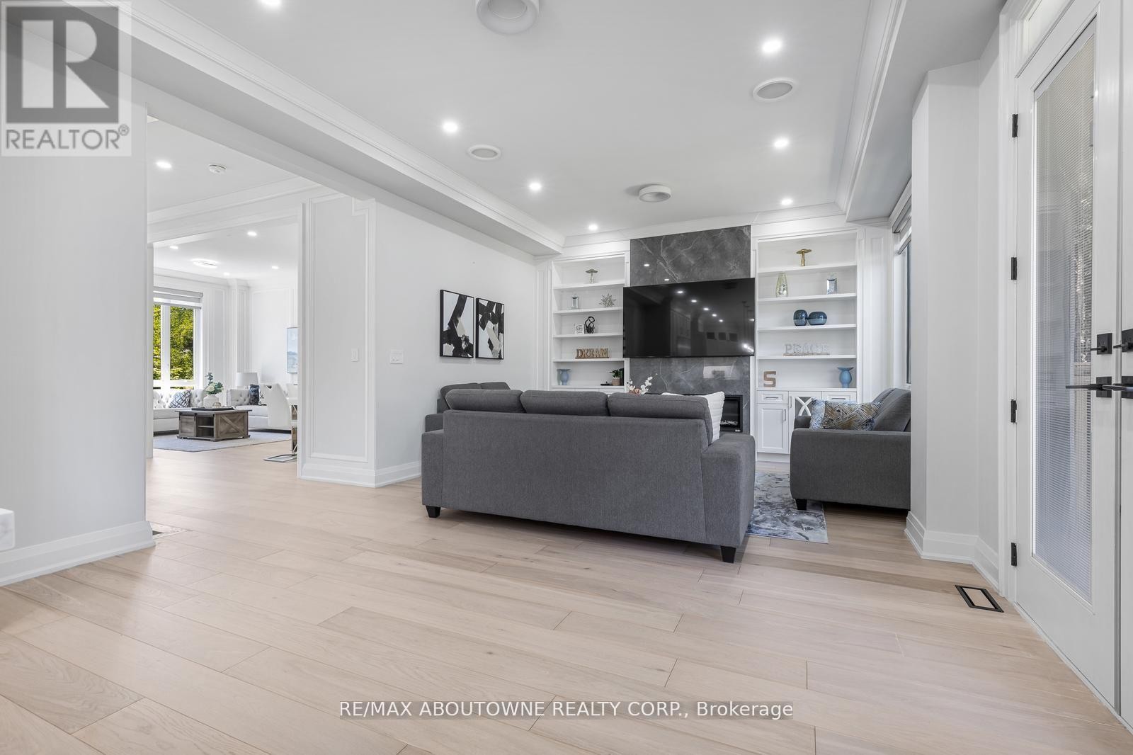 












455 SAMFORD PLACE

,
Oakville (WO West),




Ontario
L6L4E7

