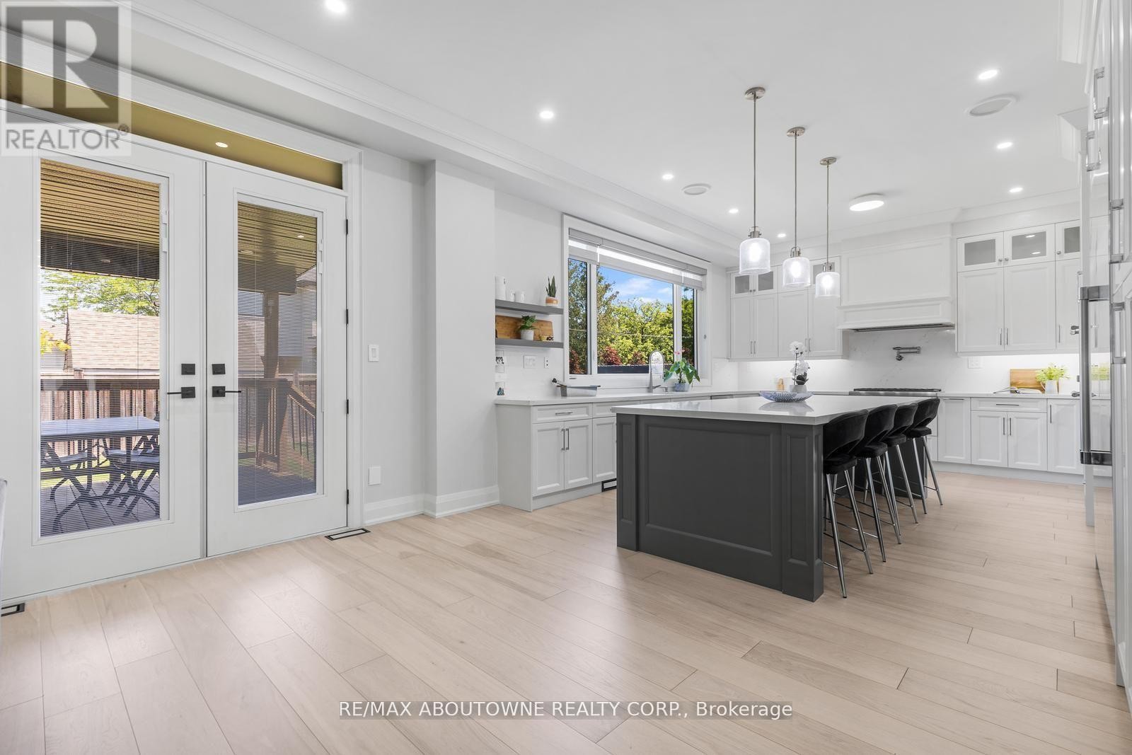 












455 SAMFORD PLACE

,
Oakville (WO West),




Ontario
L6L4E7

