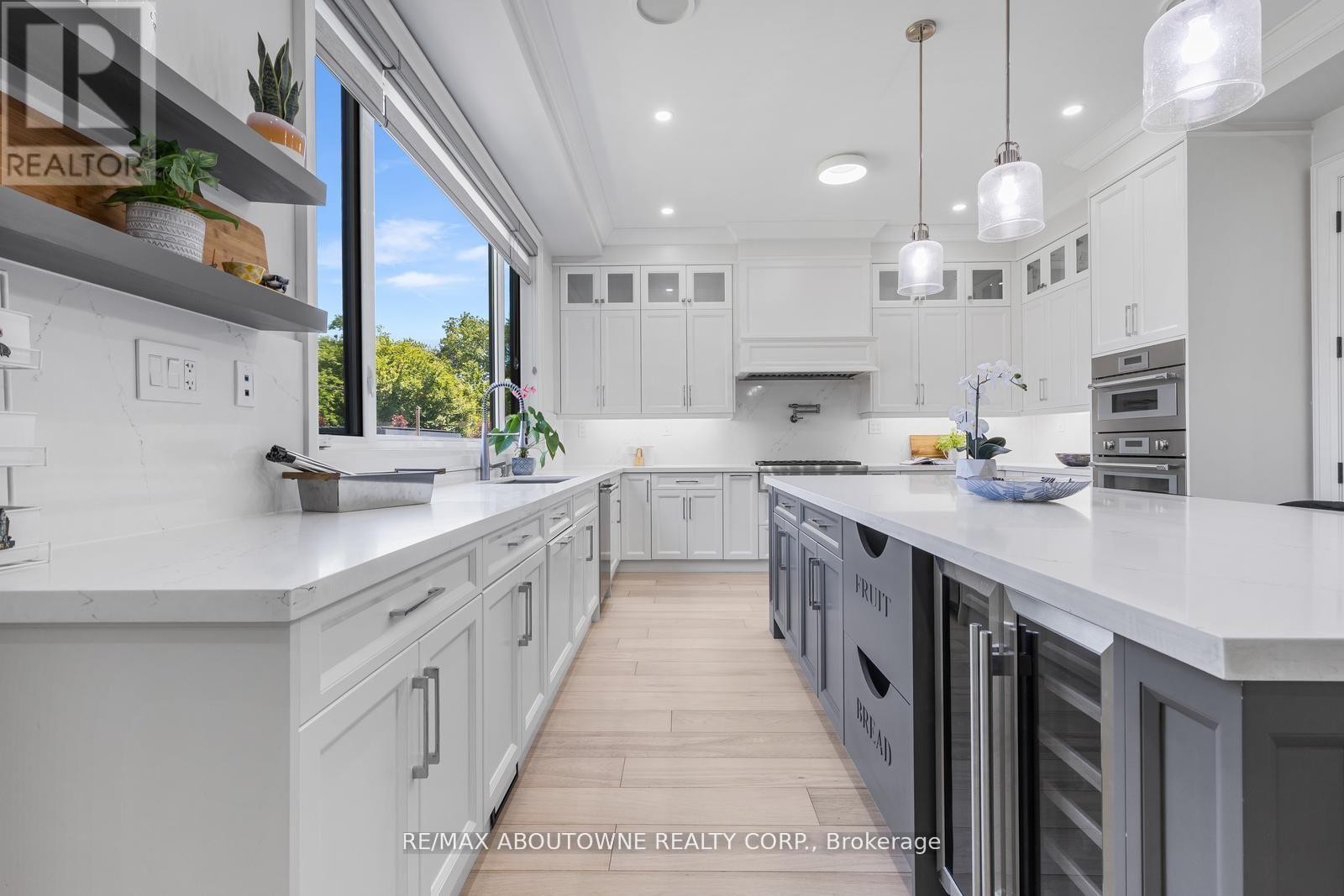 












455 SAMFORD PLACE

,
Oakville (WO West),




Ontario
L6L4E7

