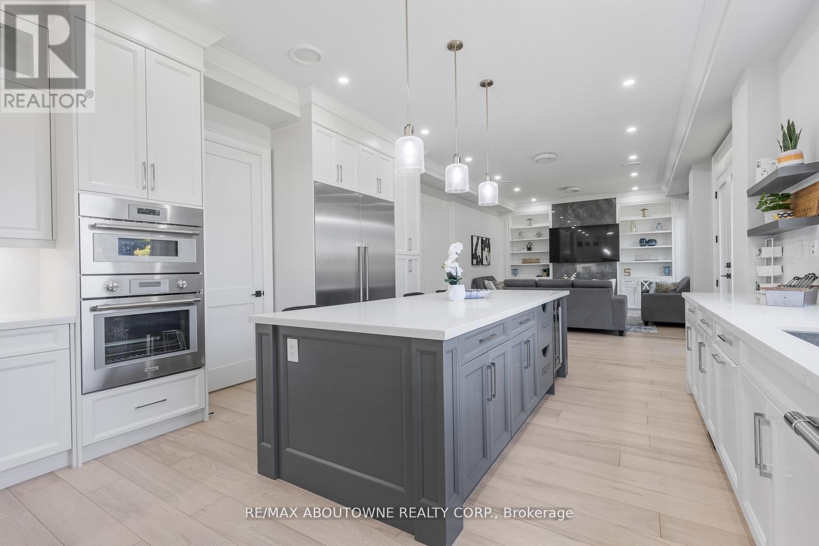 












455 SAMFORD PLACE

,
Oakville (WO West),




Ontario
L6L4E7

