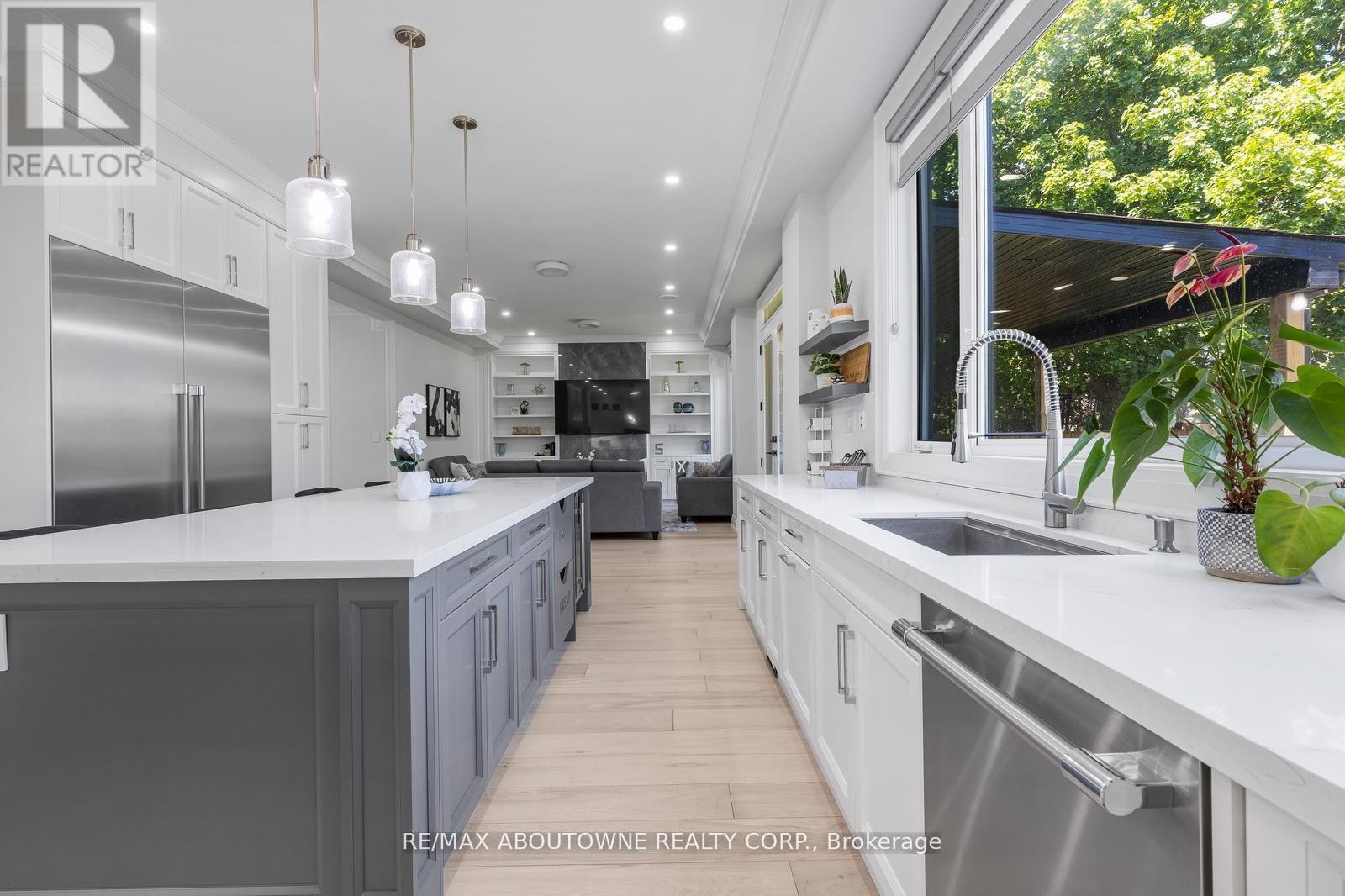 












455 SAMFORD PLACE

,
Oakville (WO West),




Ontario
L6L4E7

