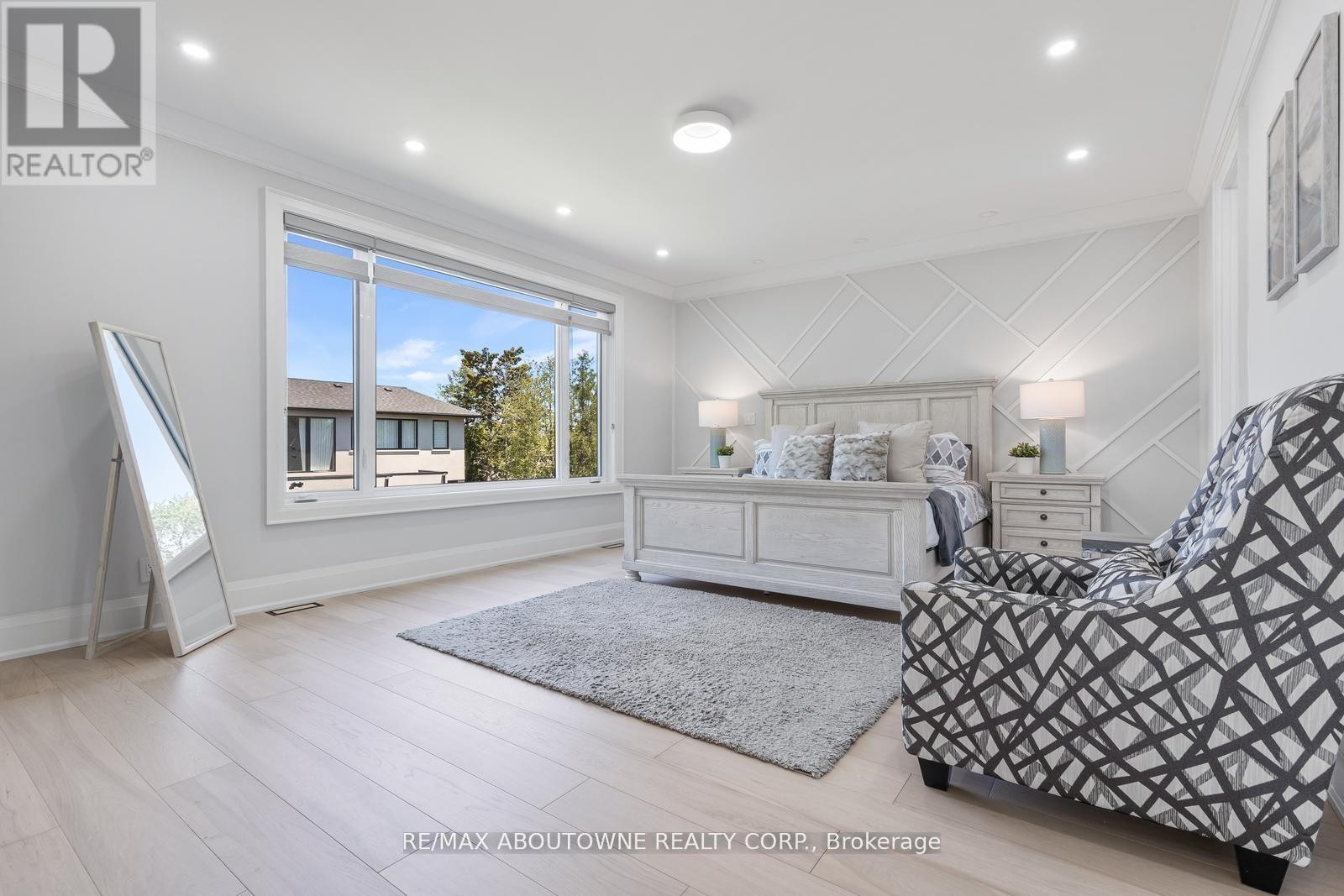 












455 SAMFORD PLACE

,
Oakville (WO West),




Ontario
L6L4E7

