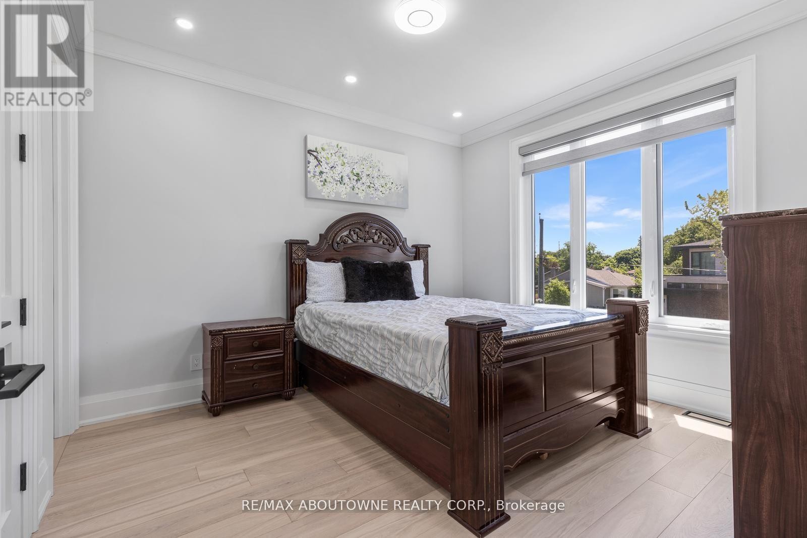 












455 SAMFORD PLACE

,
Oakville (WO West),




Ontario
L6L4E7

