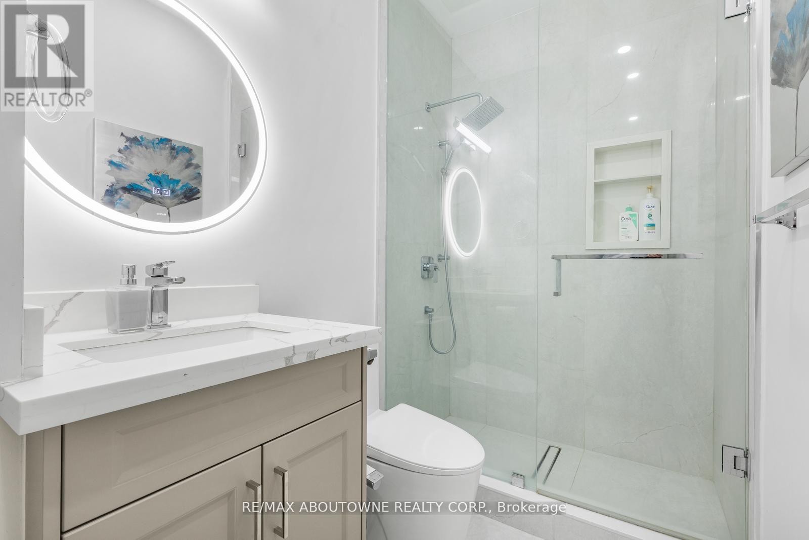 












455 SAMFORD PLACE

,
Oakville (WO West),




Ontario
L6L4E7

