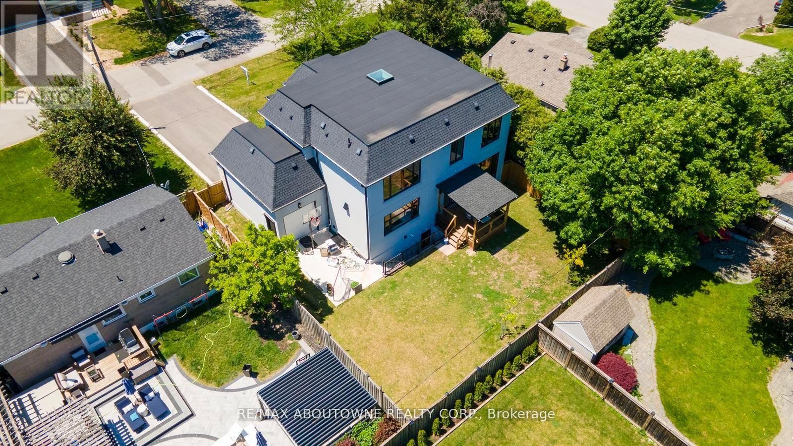 












455 SAMFORD PLACE

,
Oakville (WO West),




Ontario
L6L4E7

