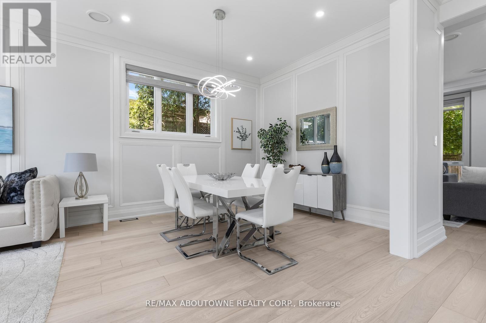 












455 SAMFORD PLACE

,
Oakville (WO West),




Ontario
L6L4E7

