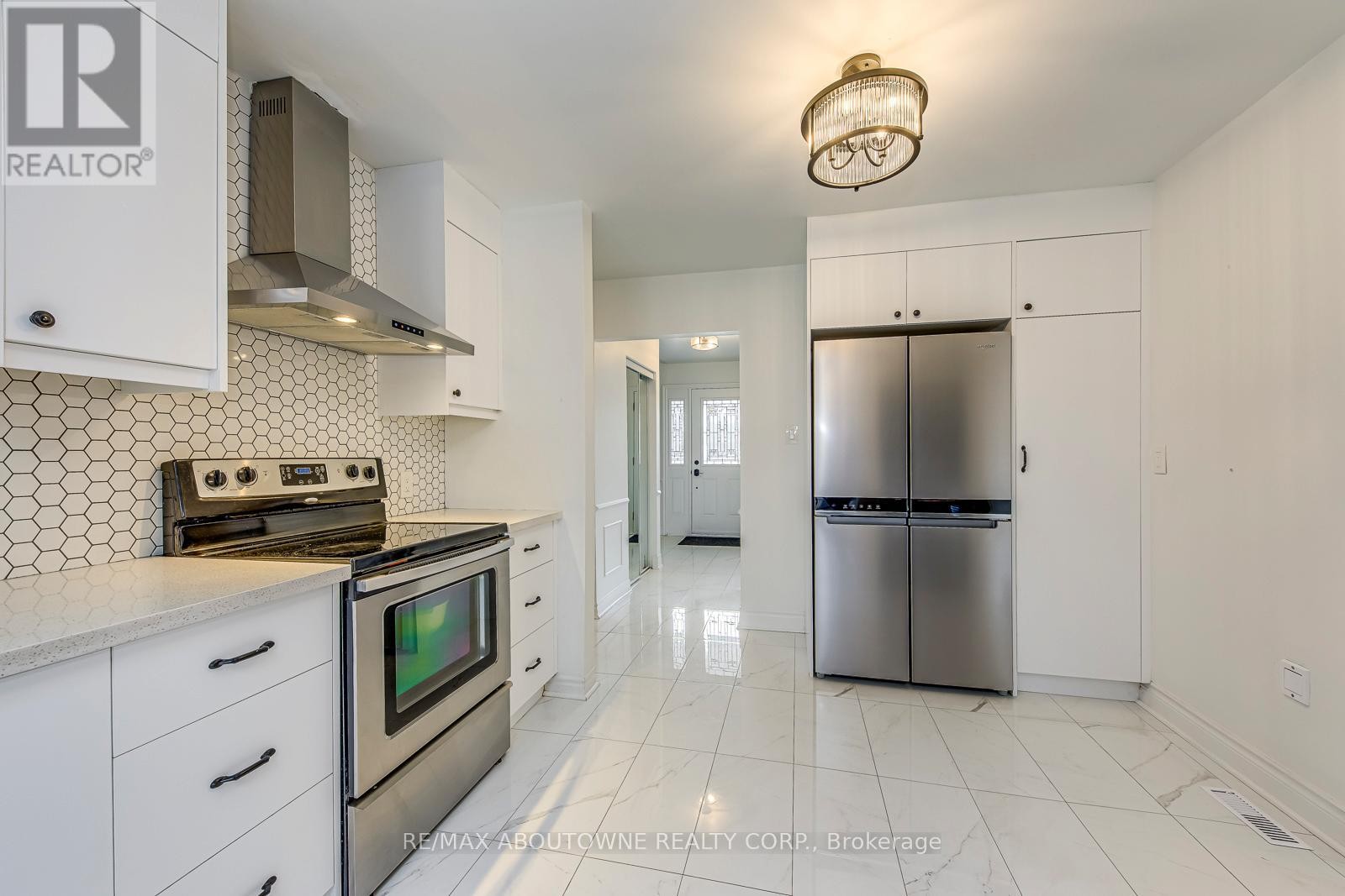 












2565 WINDJAMMER ROAD

,
Mississauga (Erin Mills),




Ontario
L5L1H7

