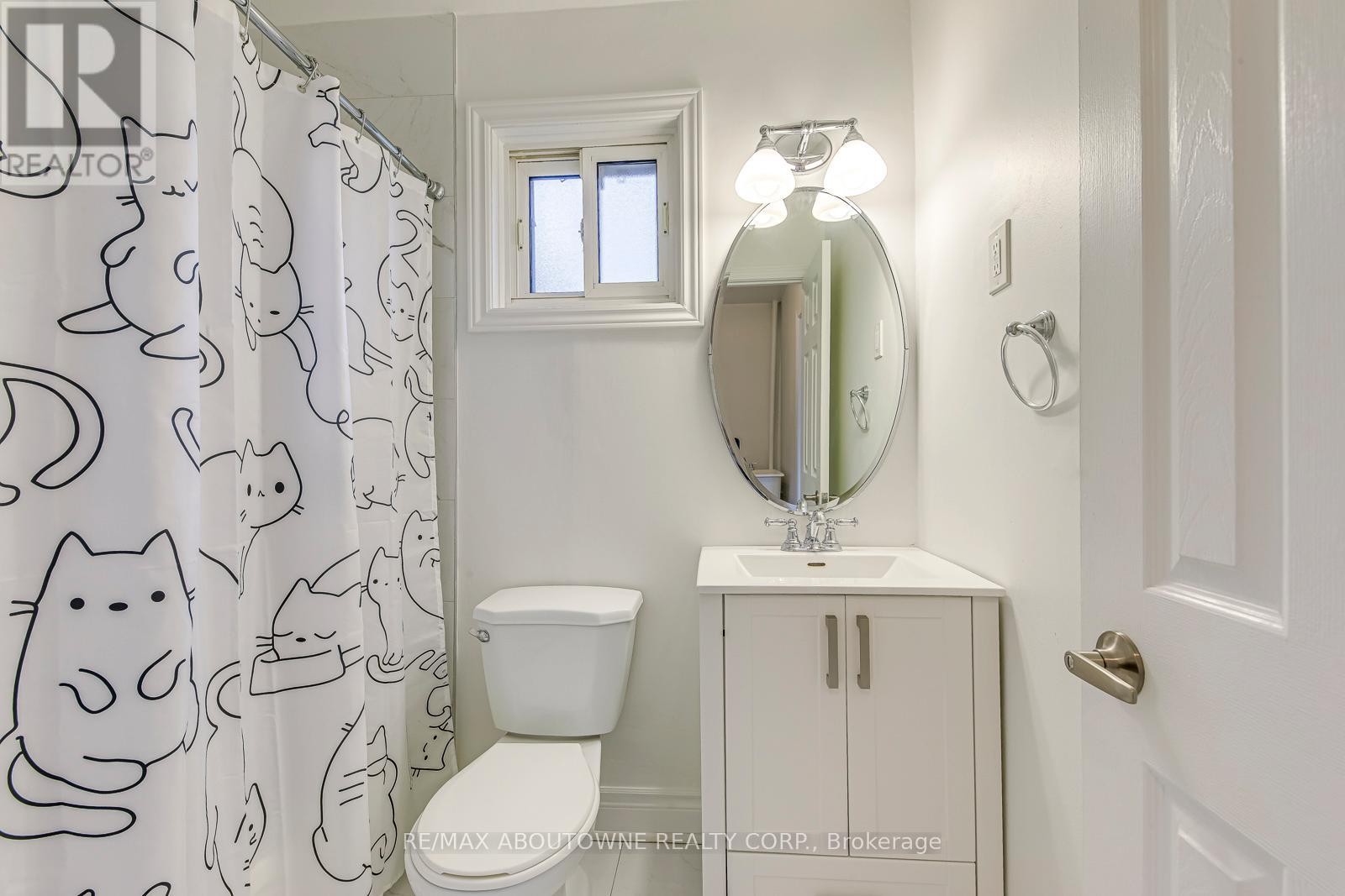 












2565 WINDJAMMER ROAD

,
Mississauga (Erin Mills),




Ontario
L5L1H7

