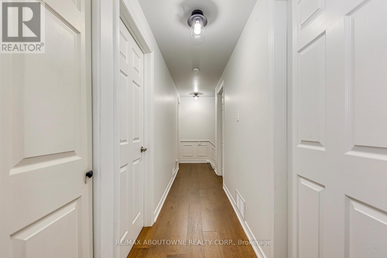 












2565 WINDJAMMER ROAD

,
Mississauga (Erin Mills),




Ontario
L5L1H7

