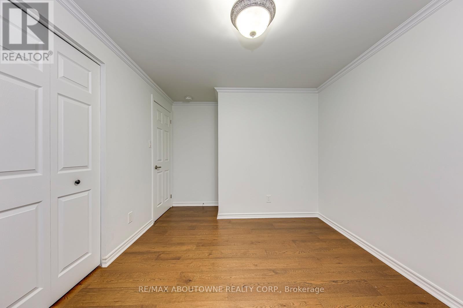 












2565 WINDJAMMER ROAD

,
Mississauga (Erin Mills),




Ontario
L5L1H7

