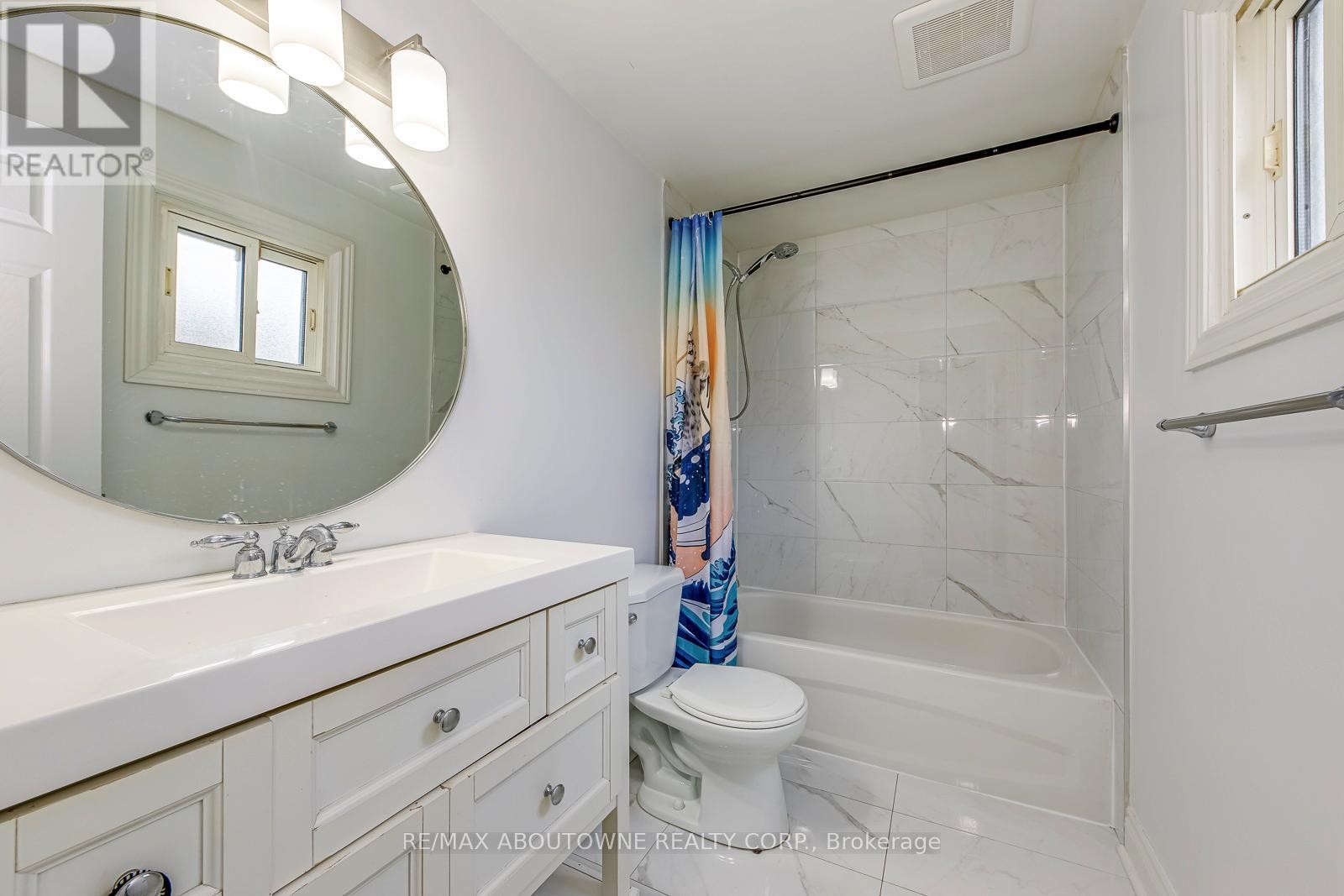 












2565 WINDJAMMER ROAD

,
Mississauga (Erin Mills),




Ontario
L5L1H7

