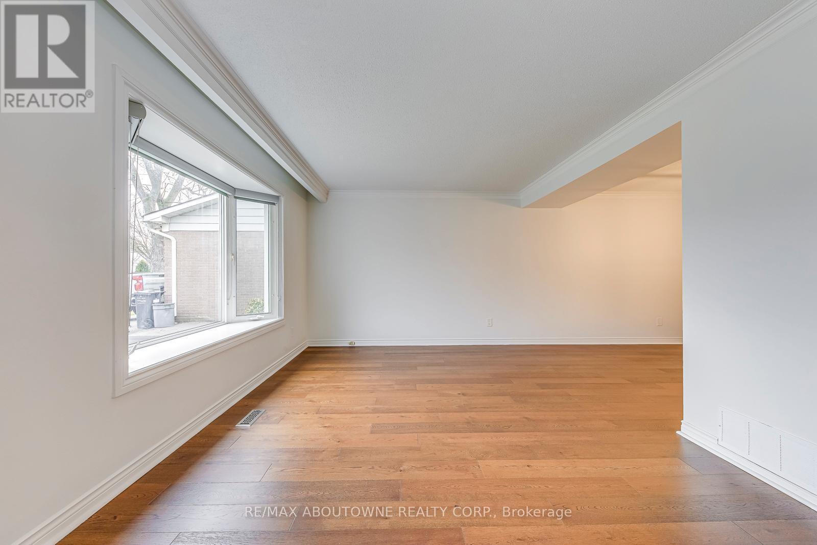 












2565 WINDJAMMER ROAD

,
Mississauga (Erin Mills),




Ontario
L5L1H7

