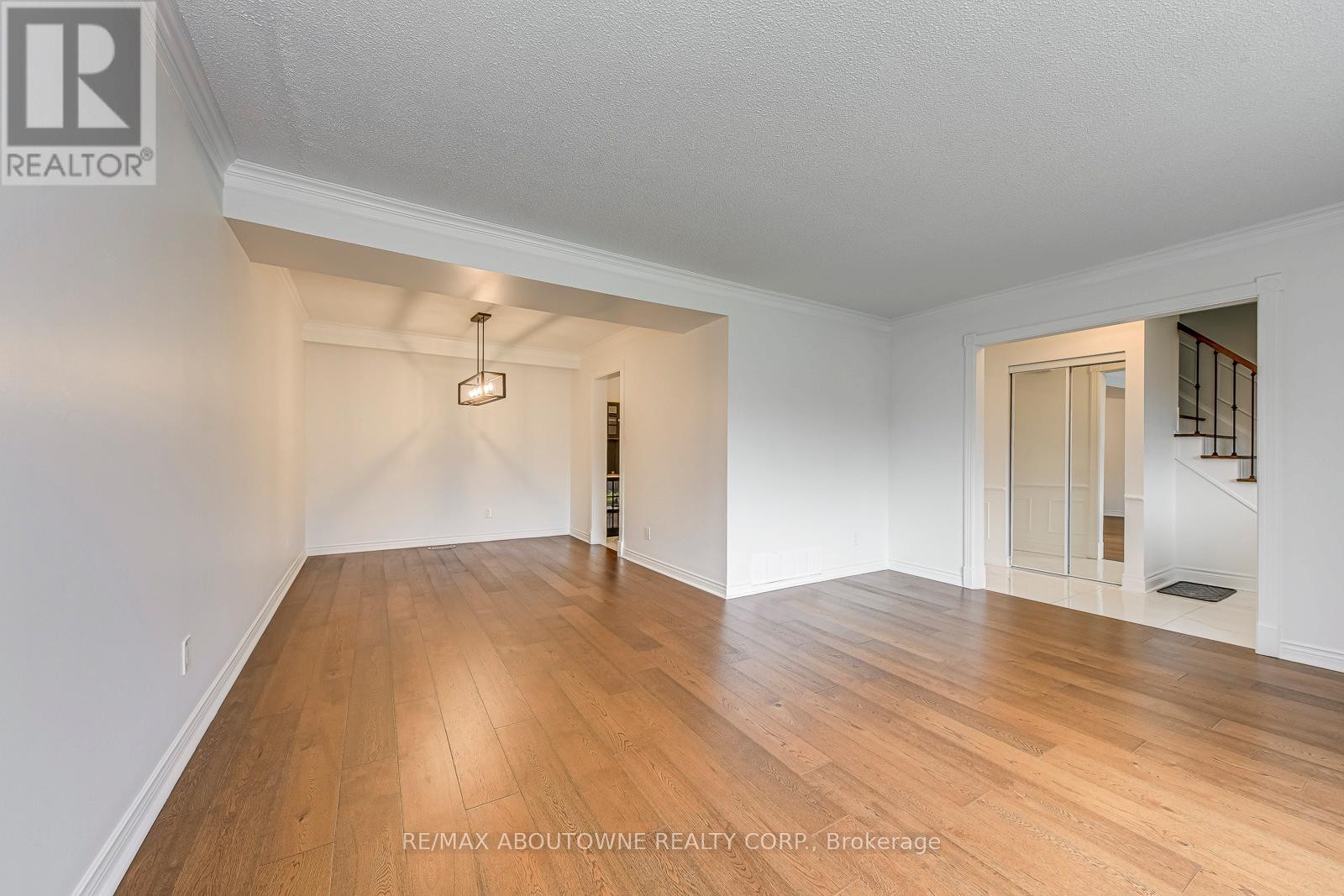 












2565 WINDJAMMER ROAD

,
Mississauga (Erin Mills),




Ontario
L5L1H7

