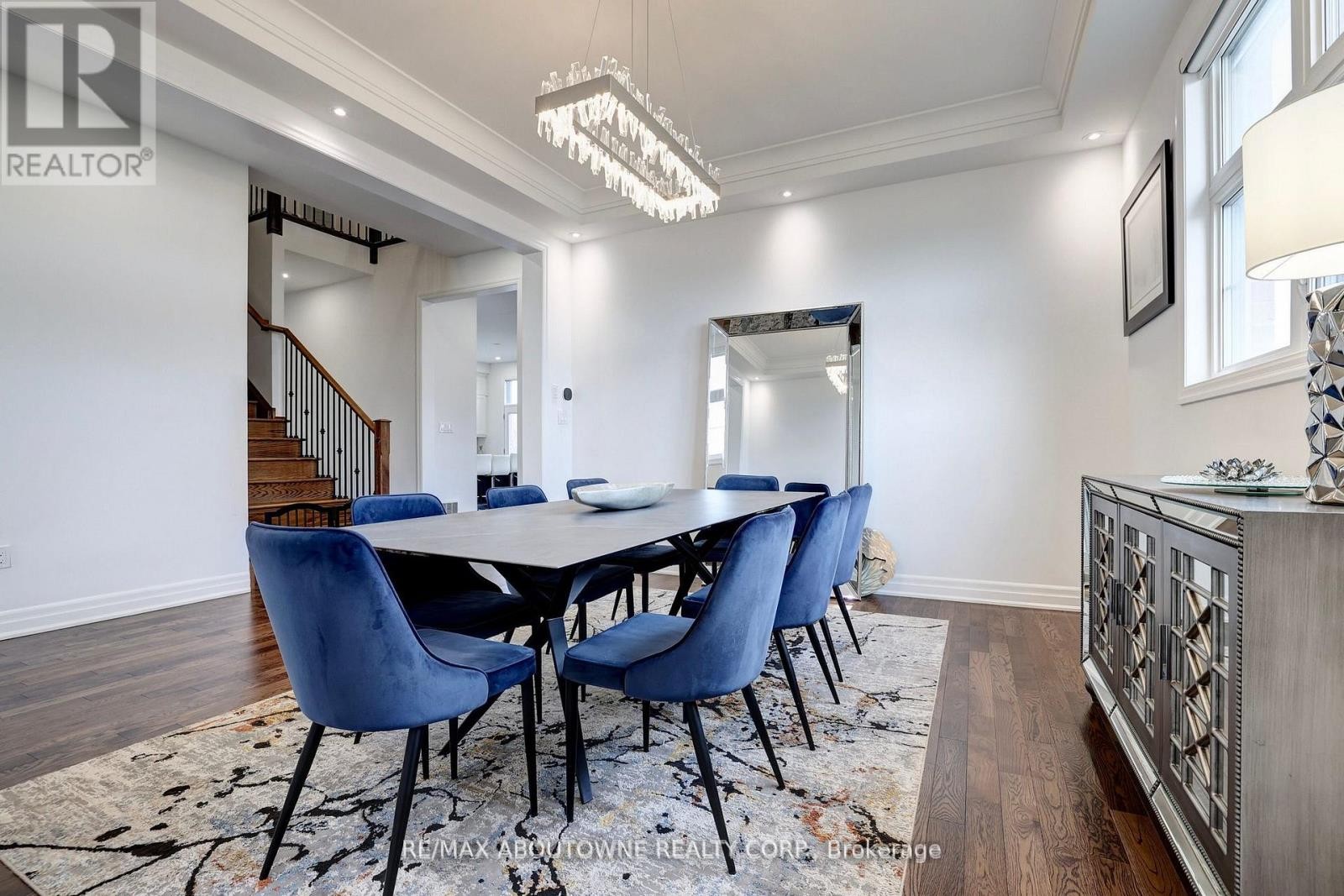 












1416 FORD STRATHY CRESCENT S

,
Oakville (JM Joshua Meadows),




Ontario
L6H6E3


