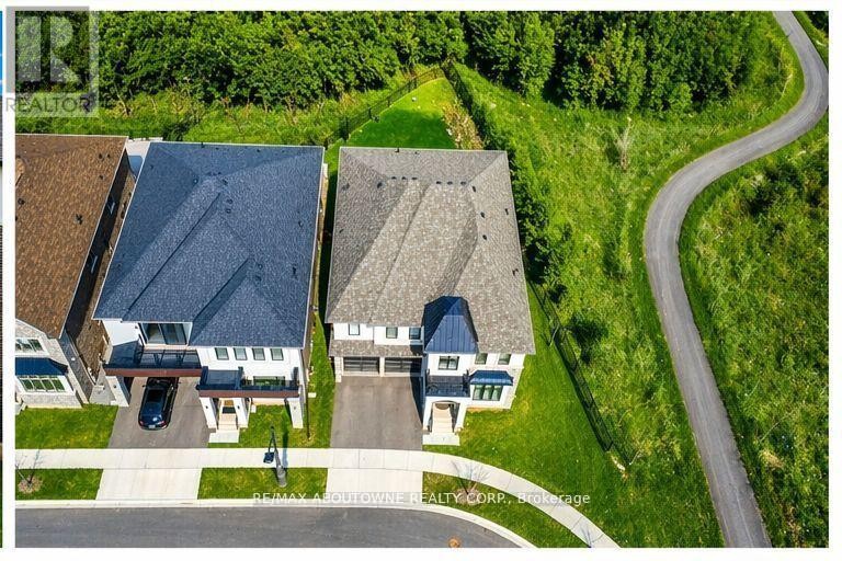 












1416 FORD STRATHY CRESCENT S

,
Oakville (JM Joshua Meadows),




Ontario
L6H6E3

