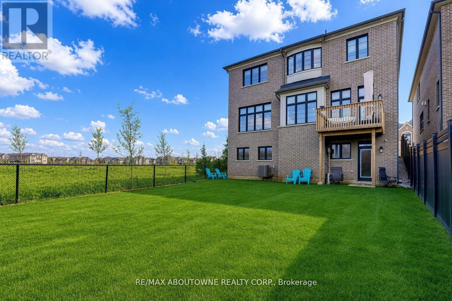 












1416 FORD STRATHY CRESCENT S

,
Oakville (JM Joshua Meadows),




Ontario
L6H6E3

