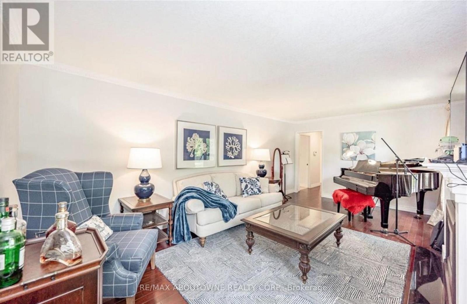 












500 BLENHEIM CRESCENT

,
Oakville (FD Ford),




Ontario
L6J6P7


