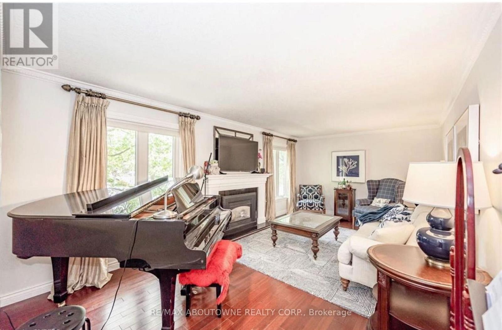 












500 BLENHEIM CRESCENT

,
Oakville (FD Ford),




Ontario
L6J6P7

