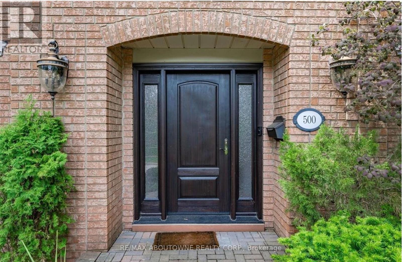 












500 BLENHEIM CRESCENT

,
Oakville (FD Ford),




Ontario
L6J6P7

