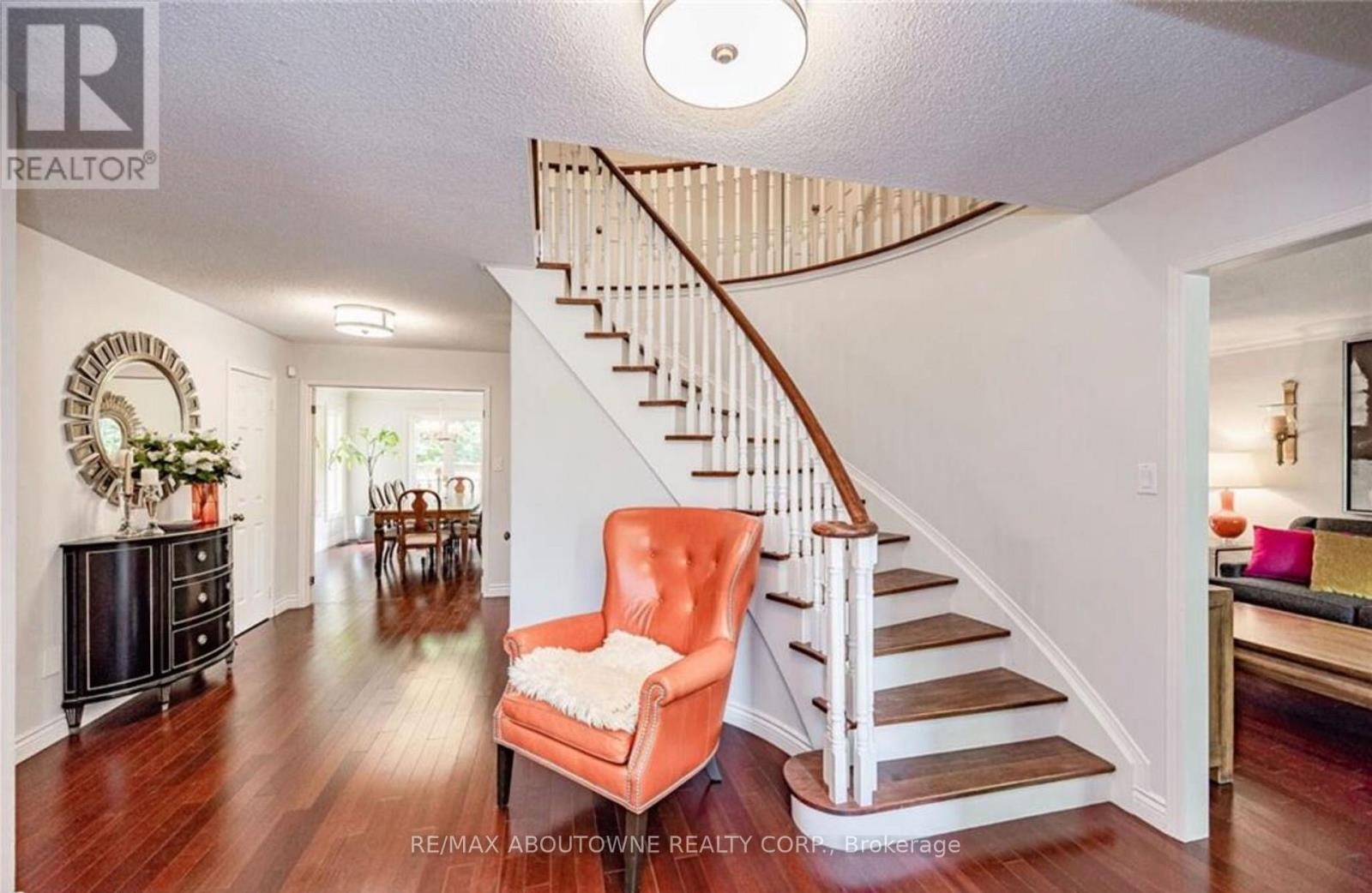 












500 BLENHEIM CRESCENT

,
Oakville (FD Ford),




Ontario
L6J6P7

