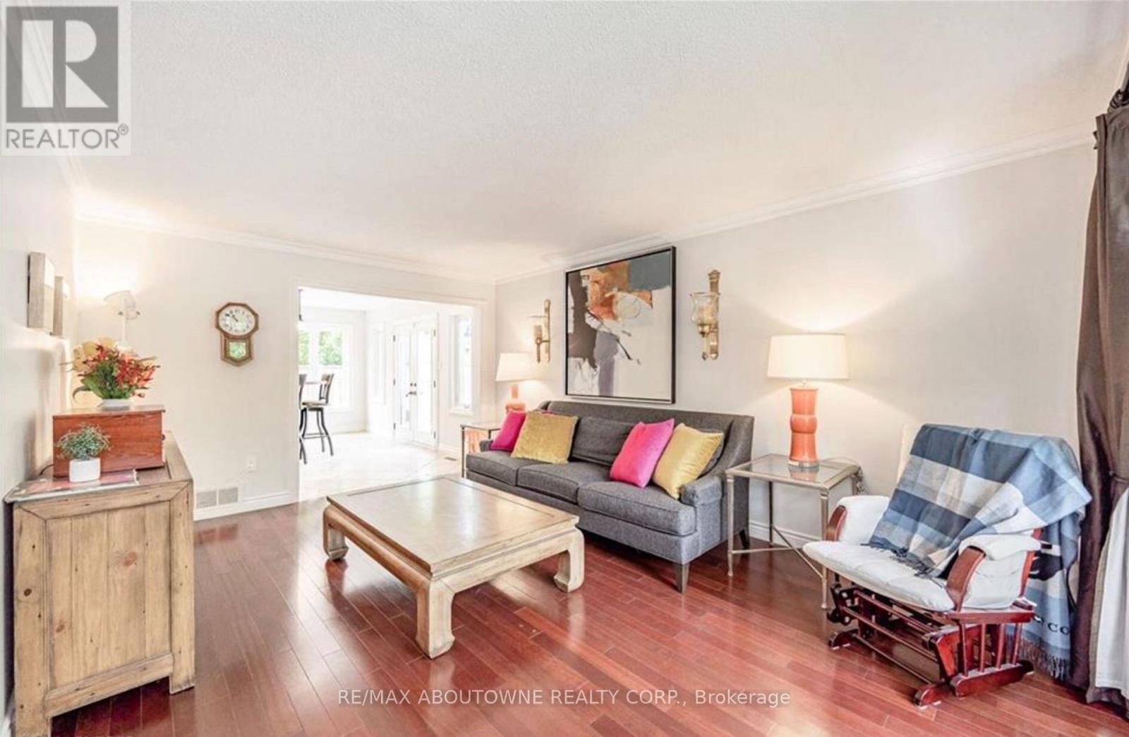 












500 BLENHEIM CRESCENT

,
Oakville (FD Ford),




Ontario
L6J6P7

