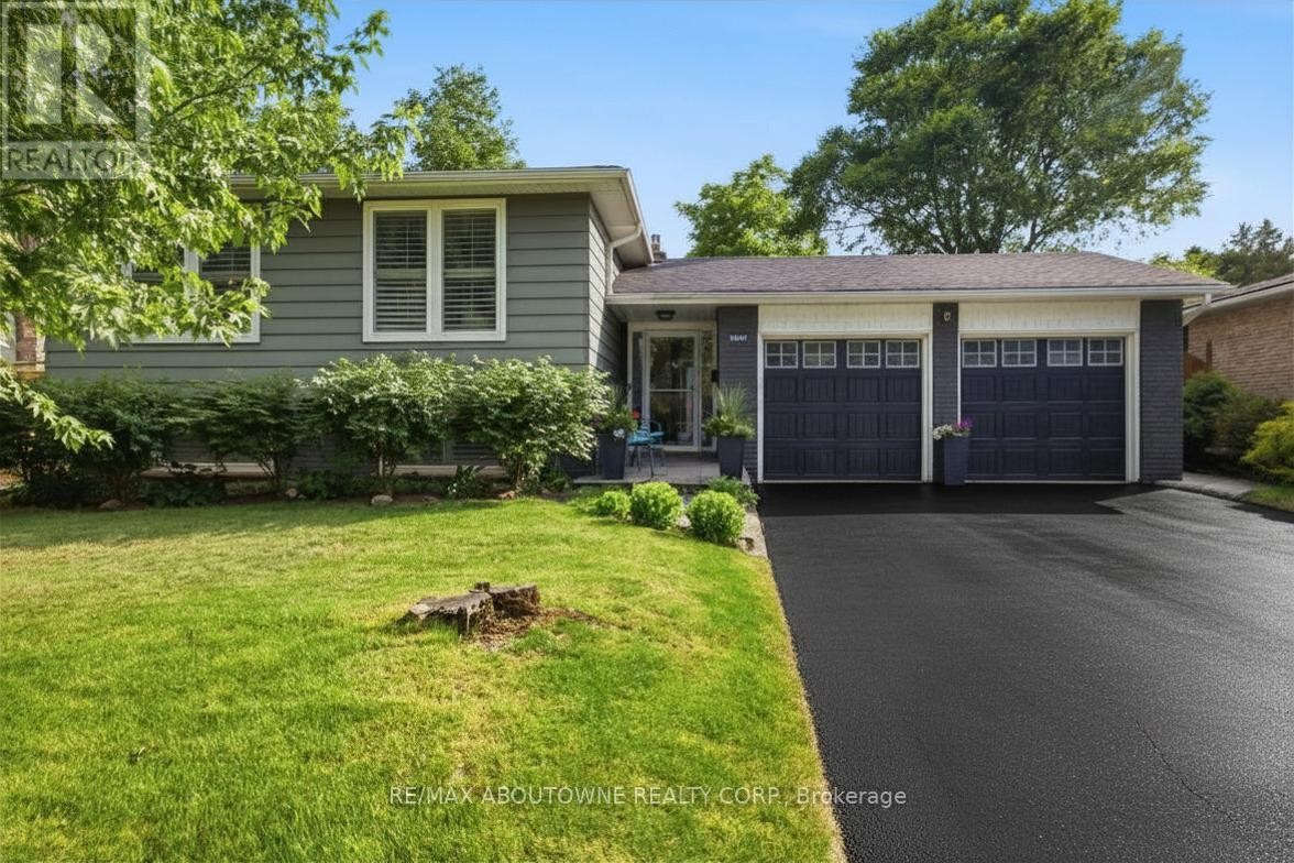 












2501 YARMOUTH CRESCENT

,
Oakville (WO West),




Ontario
L6L2M9

