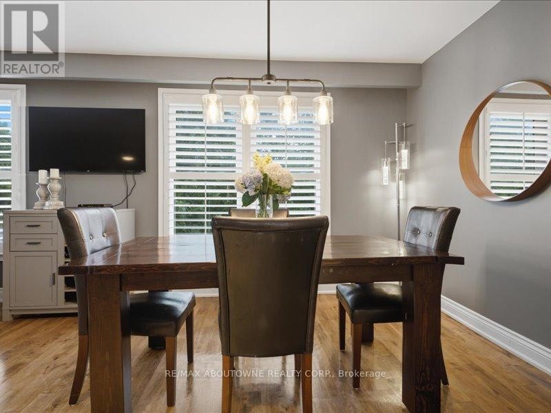 












2501 YARMOUTH CRESCENT

,
Oakville (WO West),




Ontario
L6L2M9

