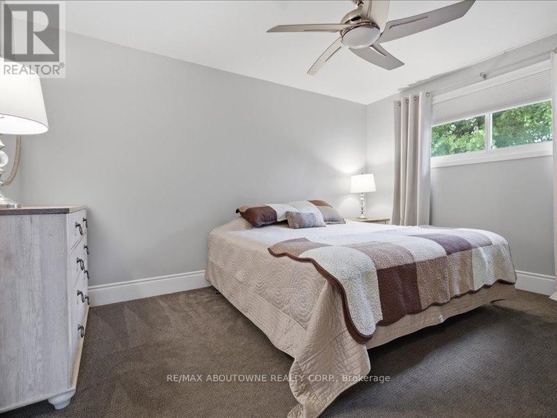 












2501 YARMOUTH CRESCENT

,
Oakville (WO West),




Ontario
L6L2M9

