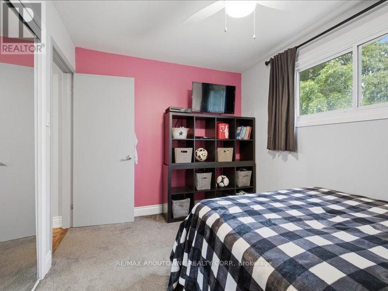 












2501 YARMOUTH CRESCENT

,
Oakville (WO West),




Ontario
L6L2M9

