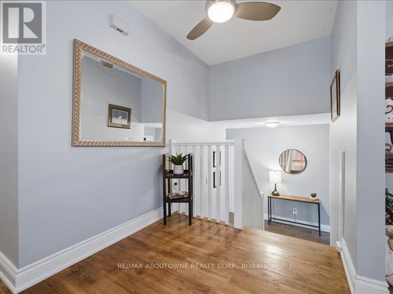 












2501 YARMOUTH CRESCENT

,
Oakville (WO West),




Ontario
L6L2M9

