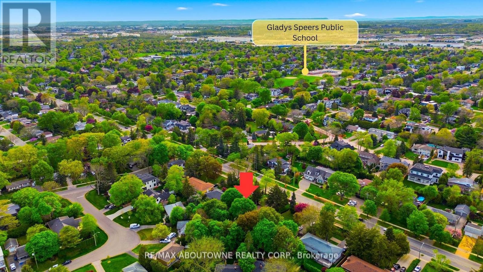 












2066 REBECCA STREET

,
Oakville (BR Bronte),




Ontario
L6L2A2


