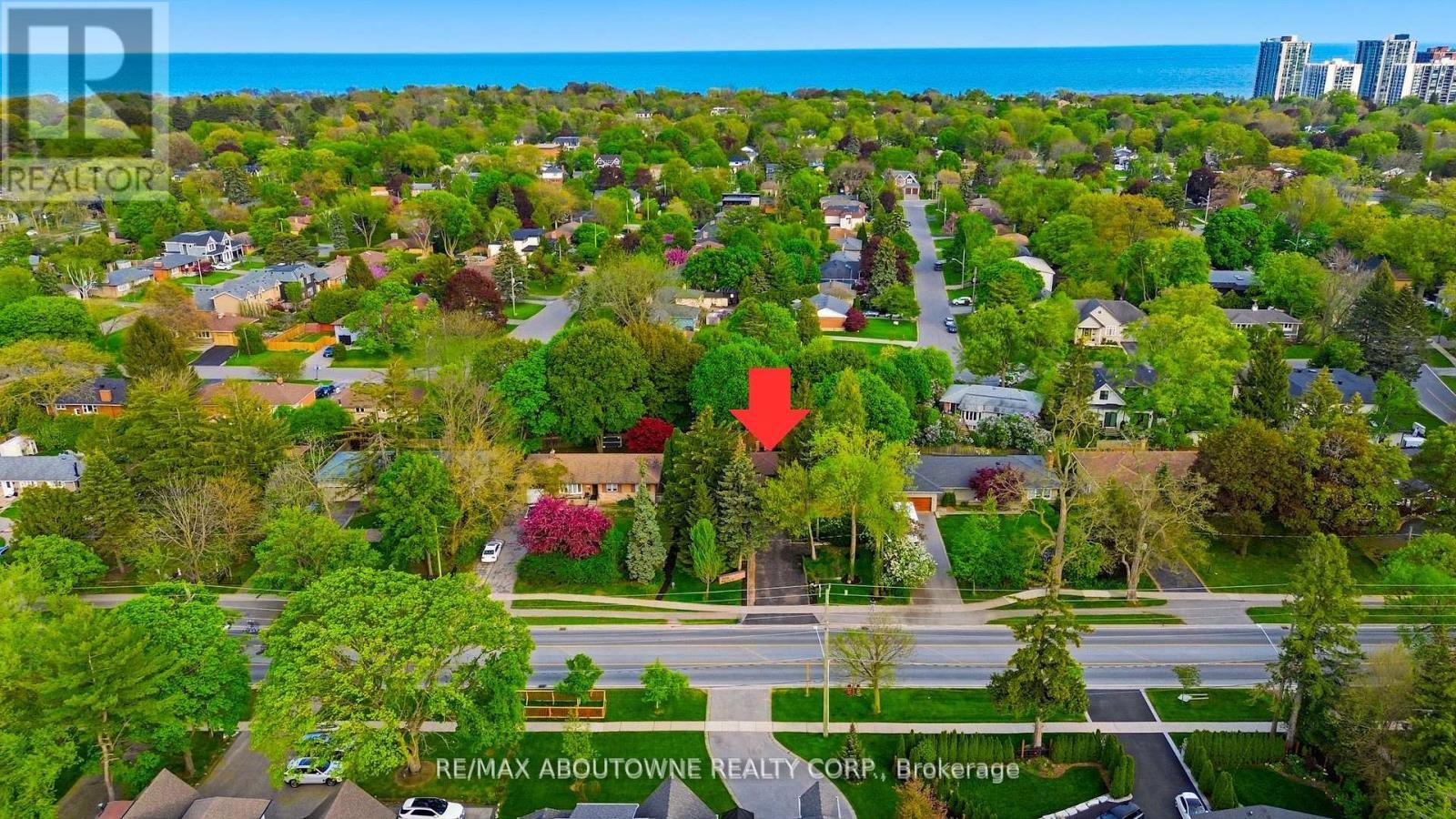 












2066 REBECCA STREET

,
Oakville (BR Bronte),




Ontario
L6L2A2

