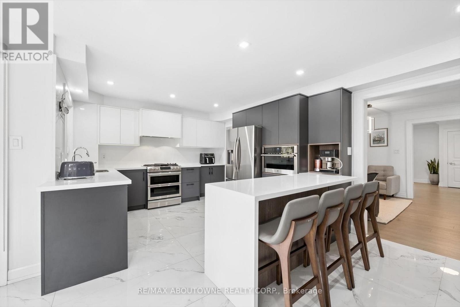 












1194 QUEEN VICTORIA AVENUE

,
Mississauga (Lorne Park),




Ontario
L5H3H3

