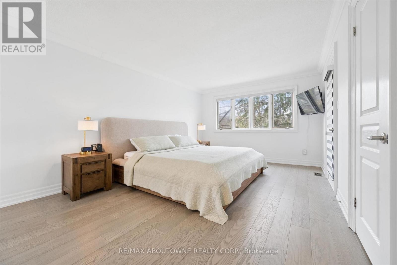 












1194 QUEEN VICTORIA AVENUE

,
Mississauga (Lorne Park),




Ontario
L5H3H3

