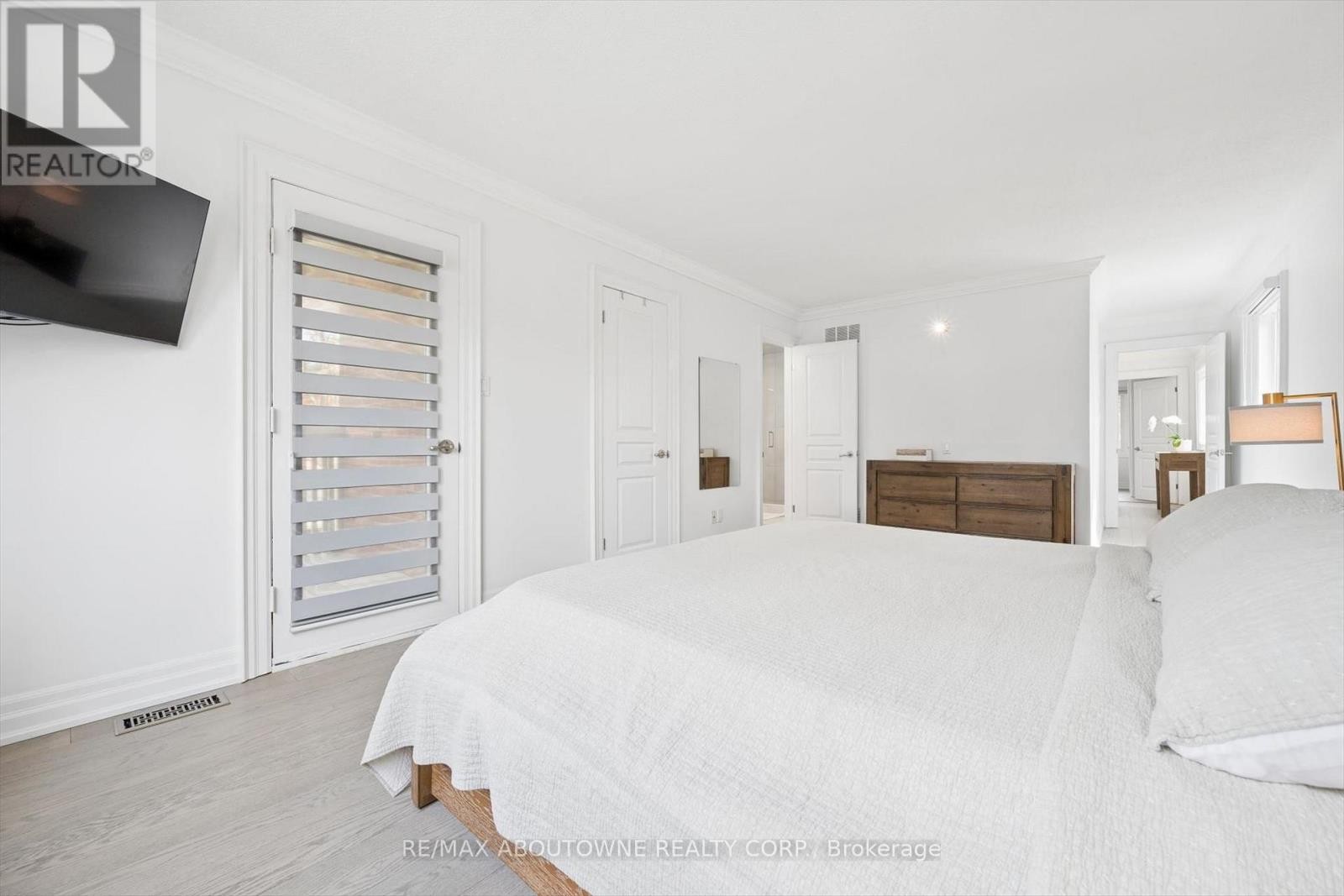 












1194 QUEEN VICTORIA AVENUE

,
Mississauga (Lorne Park),




Ontario
L5H3H3

