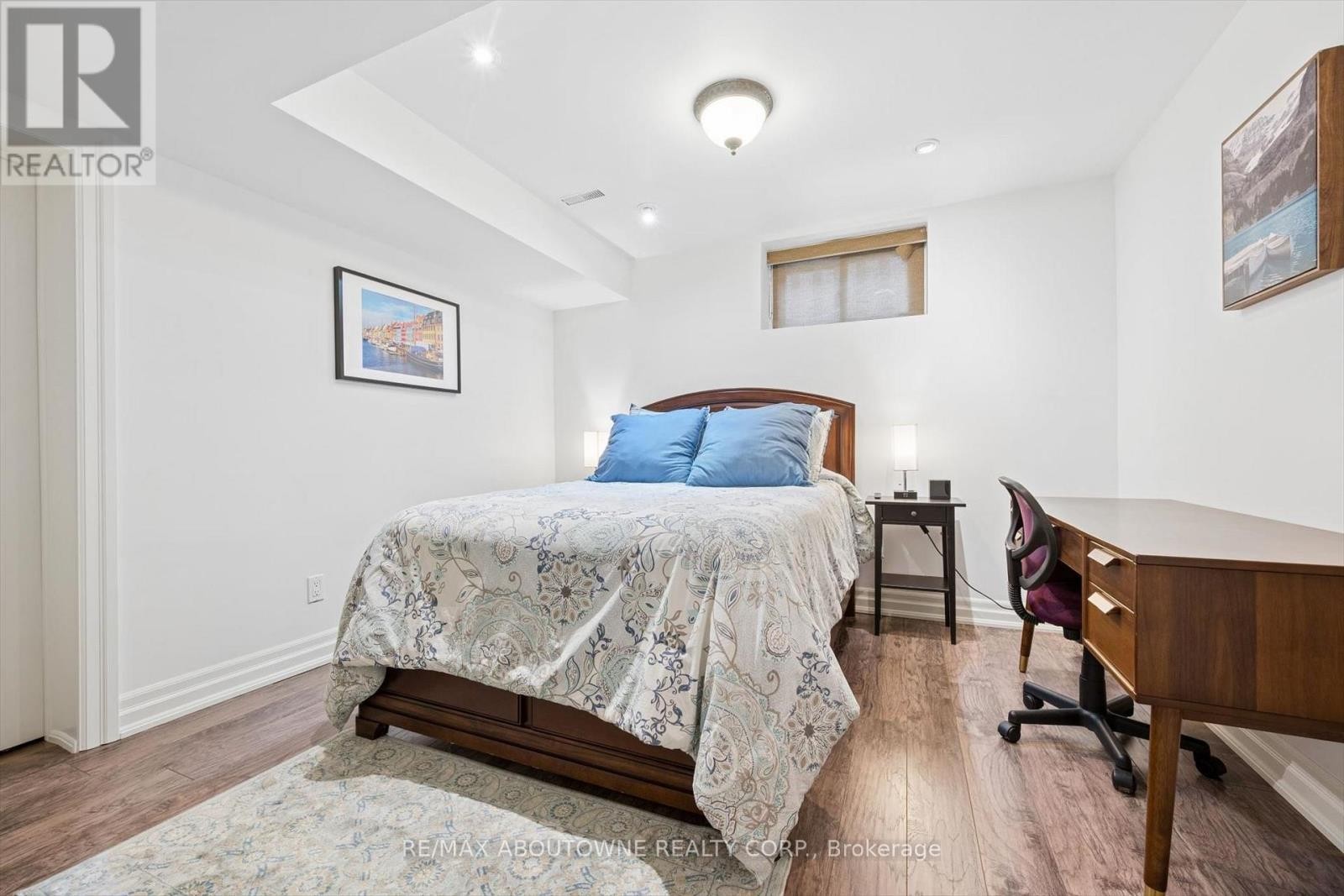 












1194 QUEEN VICTORIA AVENUE

,
Mississauga (Lorne Park),




Ontario
L5H3H3

