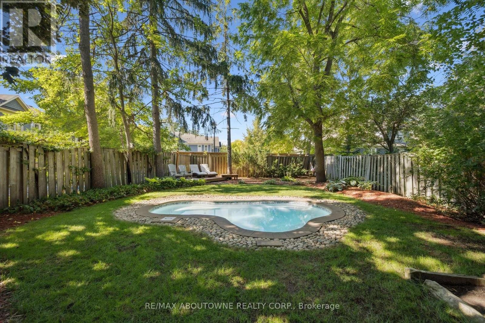 












1194 QUEEN VICTORIA AVENUE

,
Mississauga (Lorne Park),




Ontario
L5H3H3

