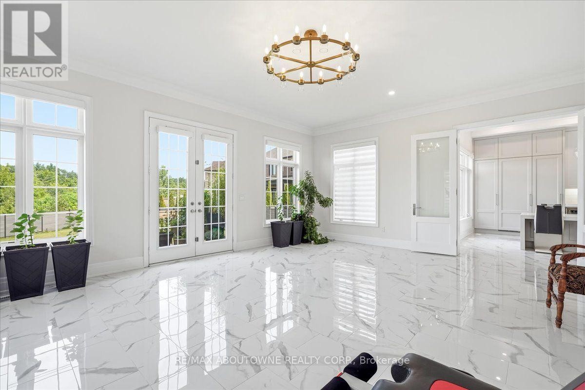 












2359 SAW WHET BOULEVARD

,
Oakville (GA Glen Abbey),




Ontario
L6M5M8

