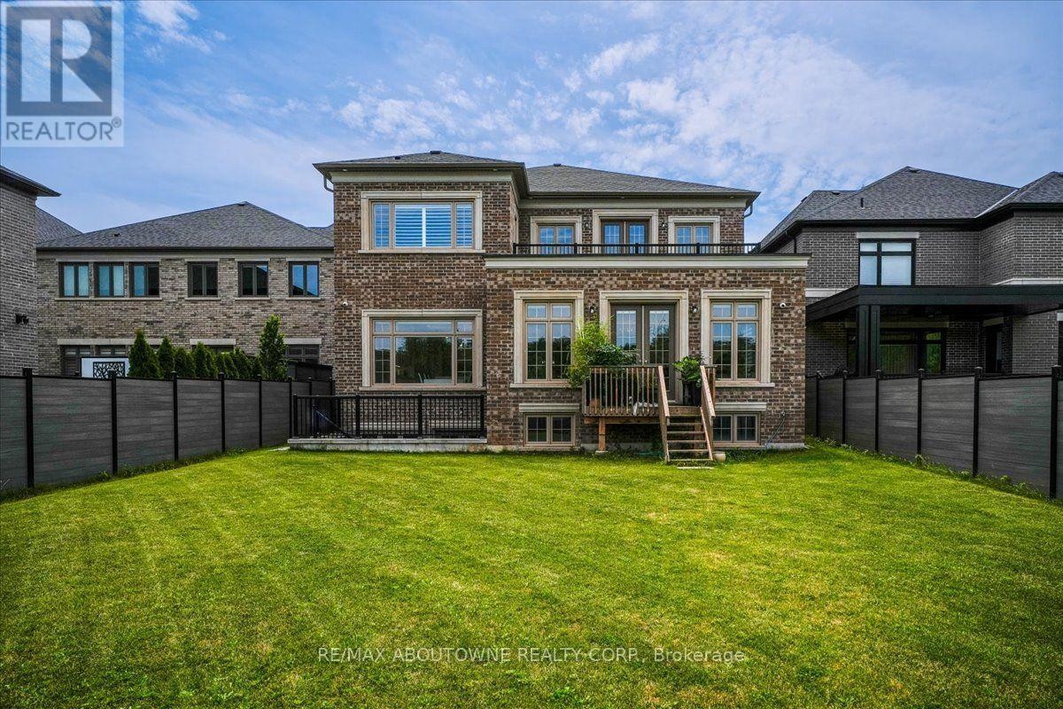 












2359 SAW WHET BOULEVARD

,
Oakville (GA Glen Abbey),




Ontario
L6M5M8

