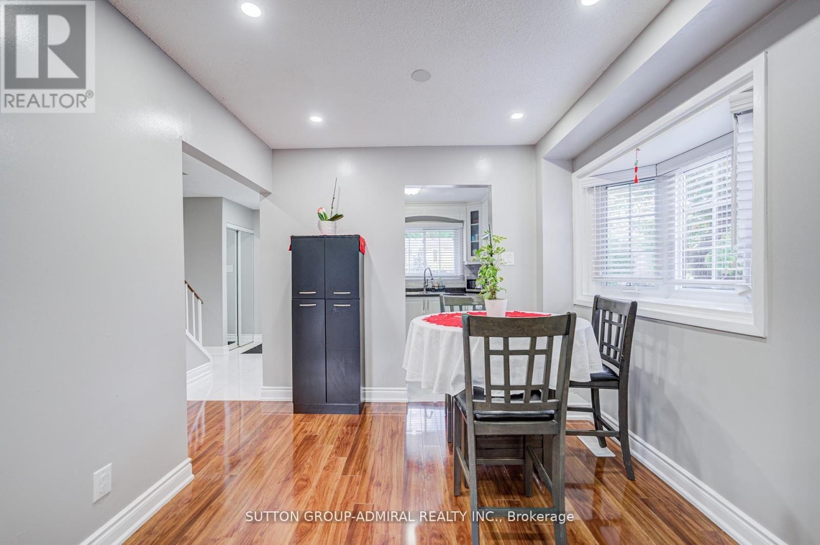 












4 HILDA COURT

,
Brampton (Central Park),




Ontario
L6S2C1

