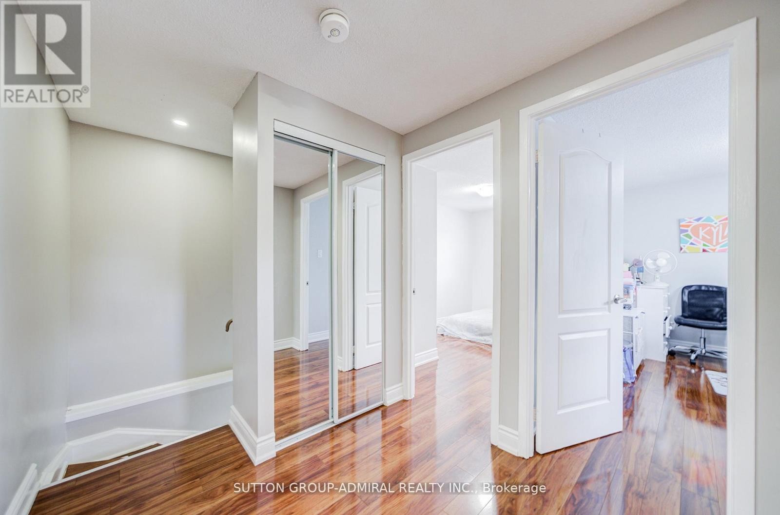 












4 HILDA COURT

,
Brampton (Central Park),




Ontario
L6S2C1

