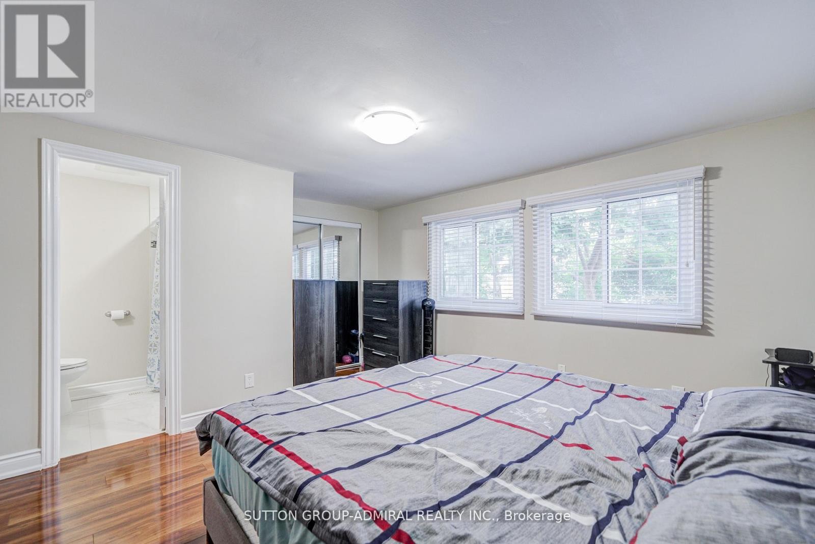 












4 HILDA COURT

,
Brampton (Central Park),




Ontario
L6S2C1

