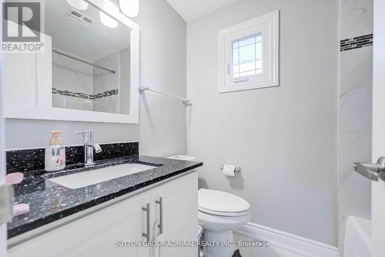 












4 HILDA COURT

,
Brampton (Central Park),




Ontario
L6S2C1

